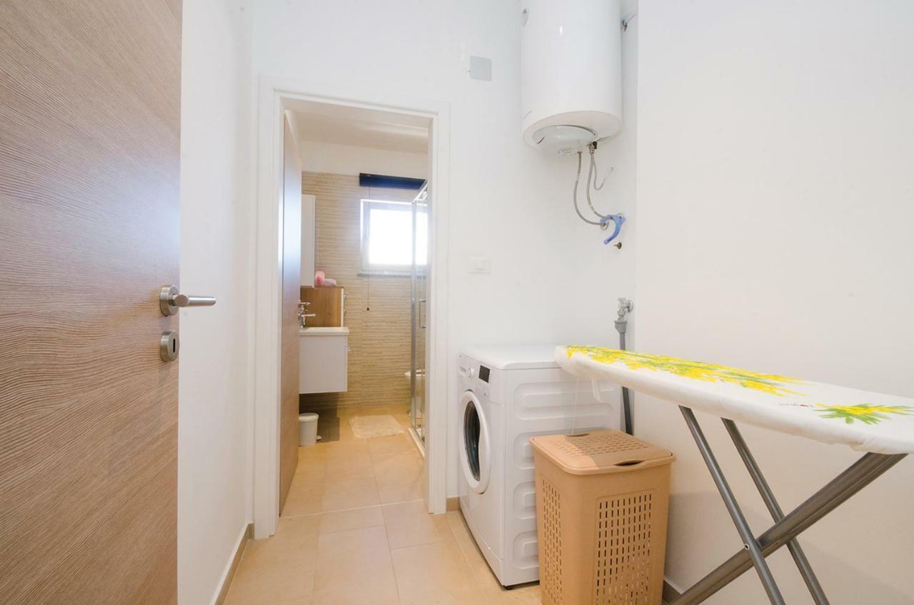Apartman Korina Sukošan Exterior foto