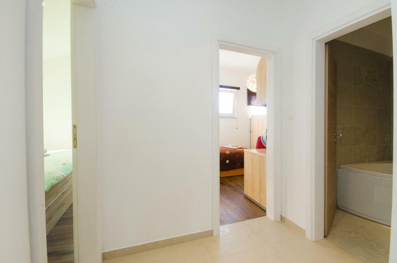 Apartman Korina Sukošan Exterior foto